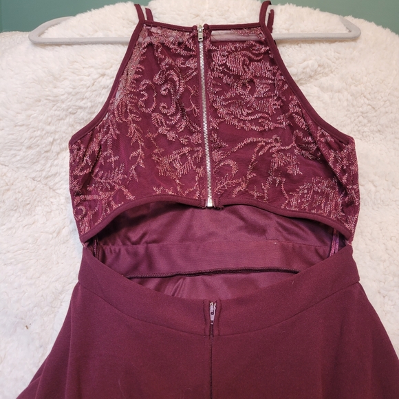 NWT, Francesca's High Neck dress Lace Dress, Size: Small, Color: Red(Burgundy) - Picture 3 of 4